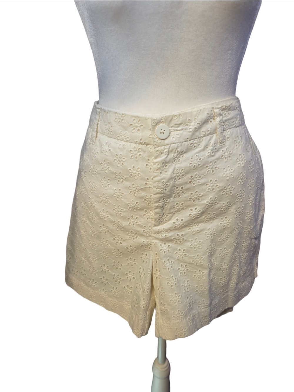 Faded Glory White Floral Eyelet Crocheted Lined Mid Rise Dress Shorts Size 12